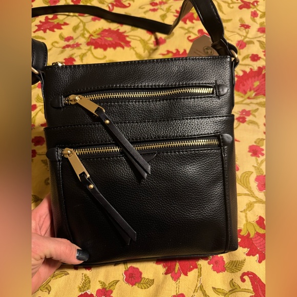 Handbag Bundle!! 👜 - Picture 3 of 16